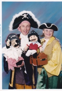 Pirate puppet show "Pirates on Treasure Hunt"